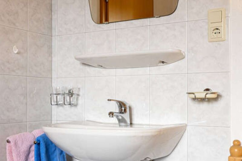Waschbecken im Doppelzimmer